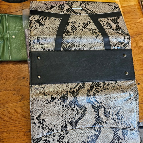 Miche Classic Base Bag with 7 Interchangeable Shells Animal Print Croc Natalie - Picture 5 of 16